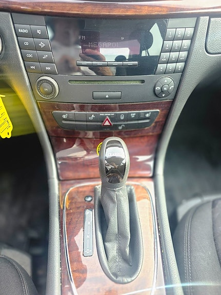 Mercedes-Benz E300 de 19 of 22