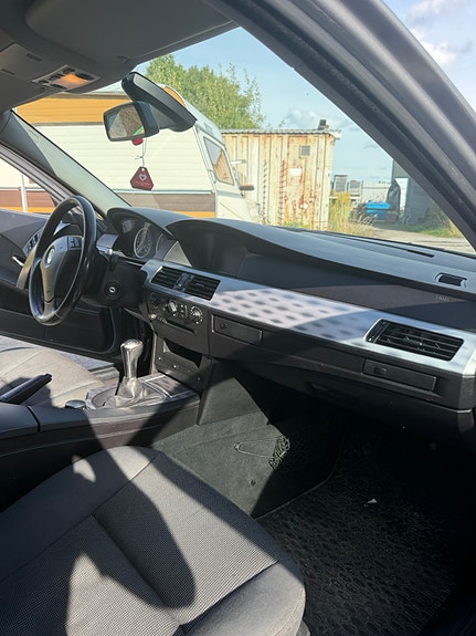 BMW 520i 8 of 10