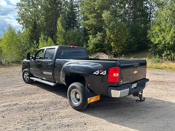 Chevrolet Silverado 3500 8 of 18