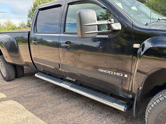 Chevrolet Silverado 3500 5 of 18