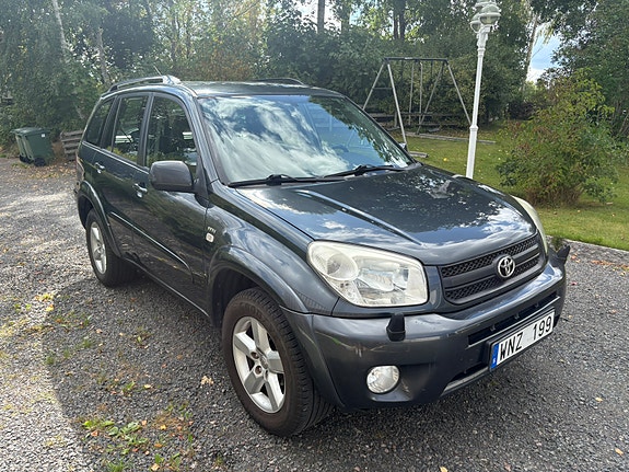 Toyota RAV4 2 of 6
