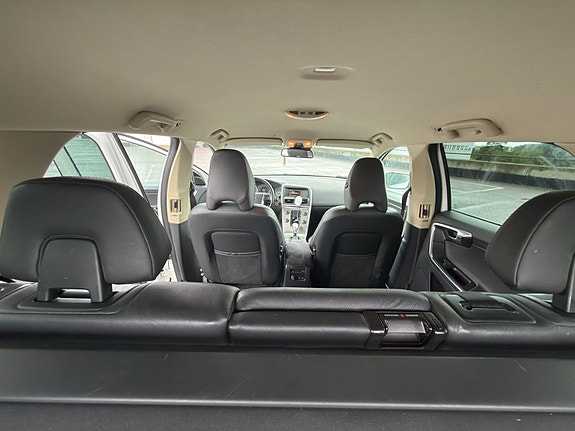 Volvo XC60 11 of 13