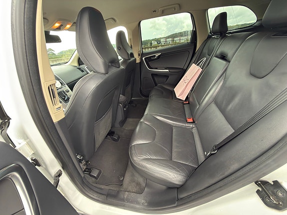 Volvo XC60 13 of 13