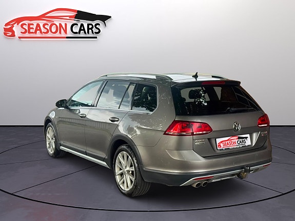 Volkswagen Golf Alltrack 3 of 18