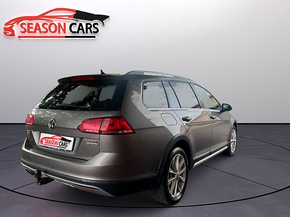 Volkswagen Golf Alltrack 2 of 18