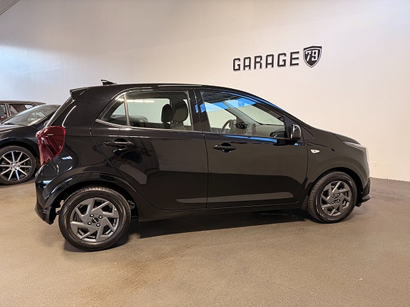 Kia Picanto 9 of 13