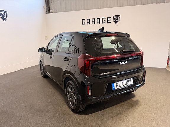 Kia Picanto 10 of 13