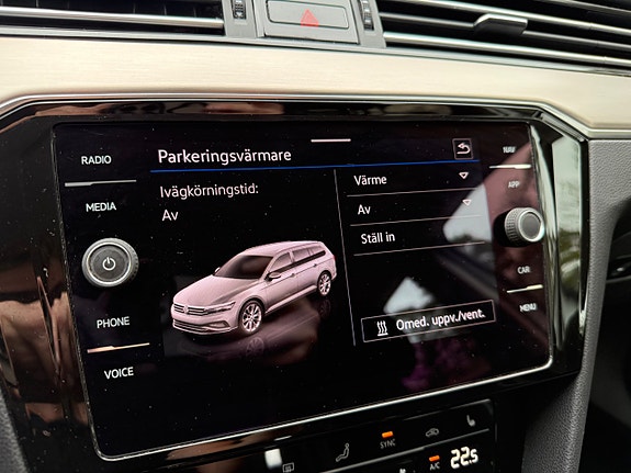 Volkswagen Passat 28 of 30