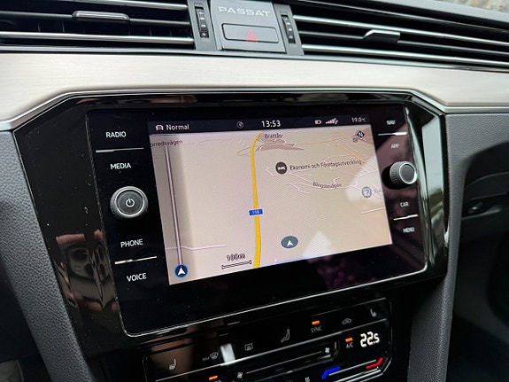 Volkswagen Passat 29 of 30