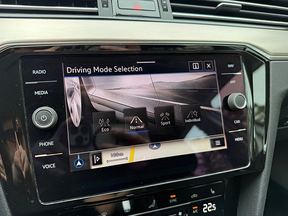 Volkswagen Passat 30 of 30
