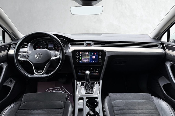 Volkswagen Passat 11 of 30