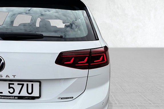 Volkswagen Passat 10 of 30