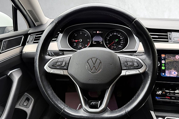 Volkswagen Passat 15 of 30