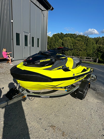 Sea-Doo RXT-X RS 300 2 of 5