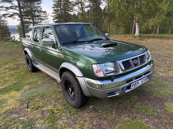Nissan King Cab 2 of 7