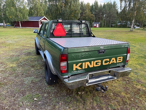 Nissan King Cab 3 of 7