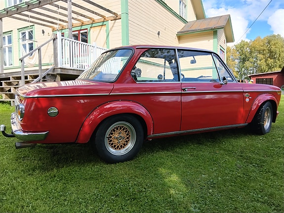 BMW 2002 Ti 3 of 5