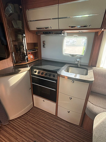 Adria Adria Alpina 743 uk 4 of 7