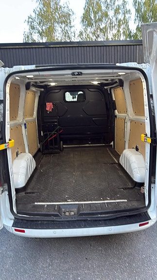 Ford Transit Custom 5 of 8