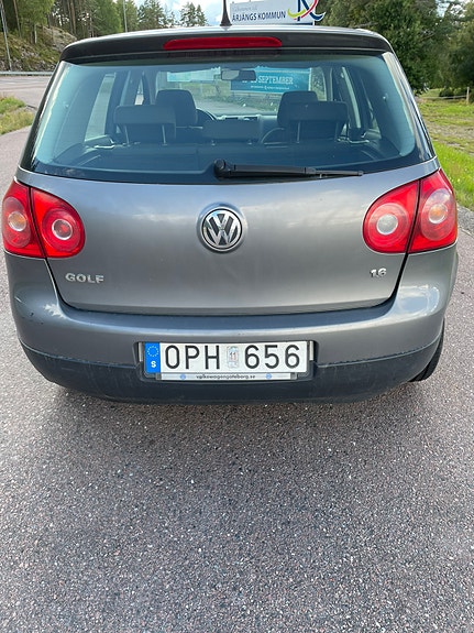 Volkswagen Golf V 5 of 7