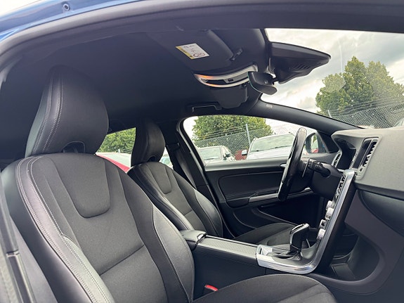 Volvo V60 26 of 30