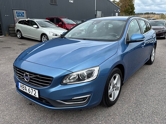 Volvo V60 2 of 30