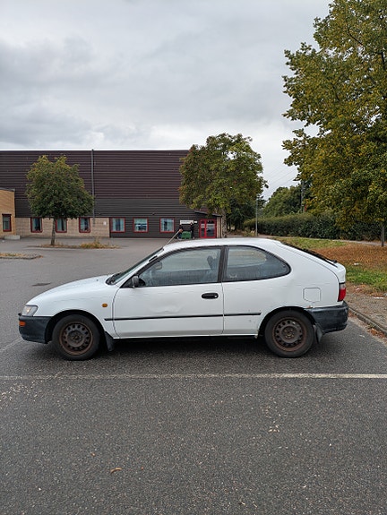 Toyota Corolla 6 of 10