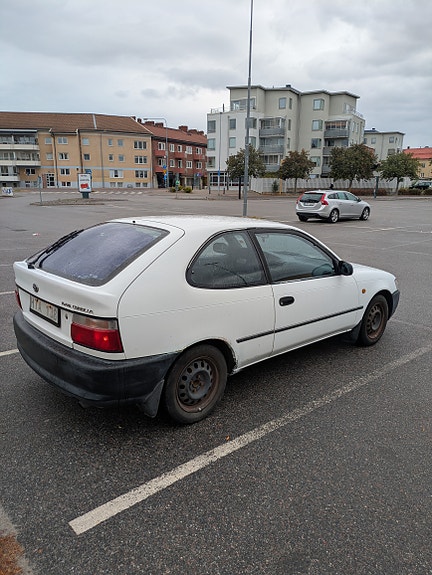 Toyota Corolla 3 of 10