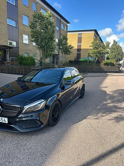 Mercedes-Benz A220 d 2 of 10