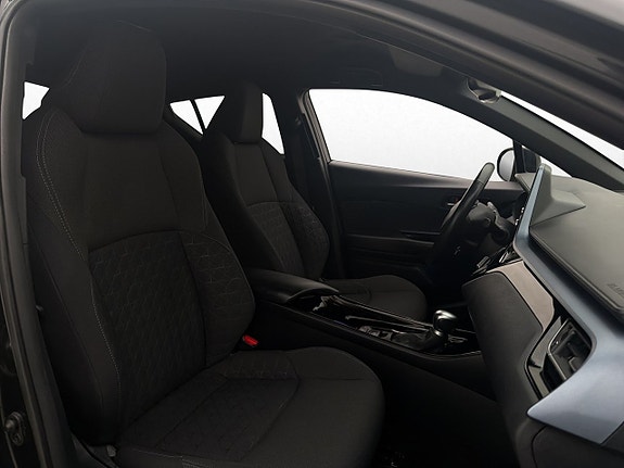 Toyota C-HR 14 of 30