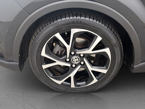 Toyota C-HR 30 of 30