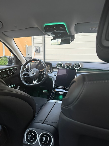 Mercedes-Benz C200 6 of 7