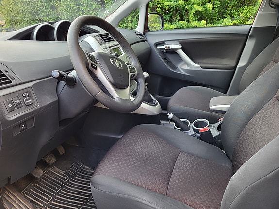 Toyota Verso 2 of 7