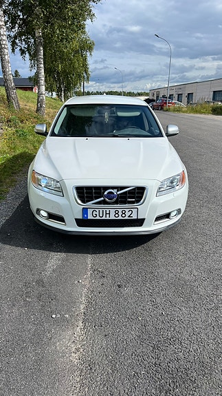 Volvo V70 3 of 18