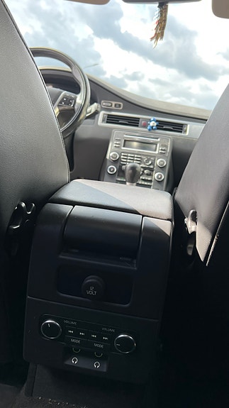 Volvo V70 13 of 18