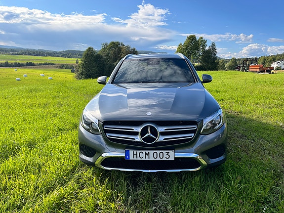 Mercedes-Benz GLC220 d 2 of 21