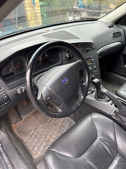 Volvo V70 8 of 13