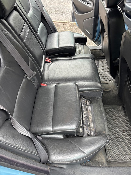 Volvo V70 11 of 13