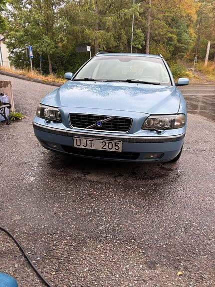 Volvo V70 3 of 13