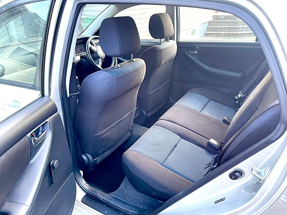 Toyota Corolla 9 of 10