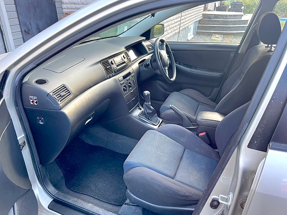 Toyota Corolla 8 of 10