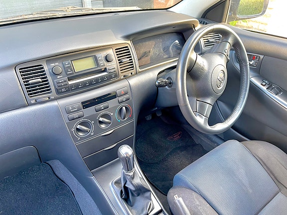 Toyota Corolla 7 of 10