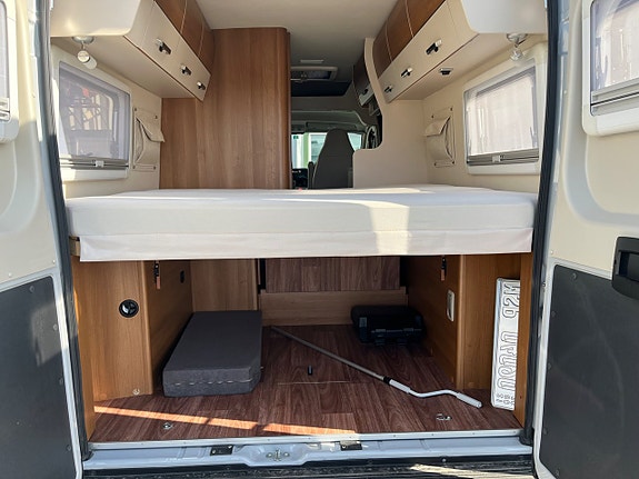 Knaus VanTourer 600 L / Truma dieselpanna / Långbädd 16 of 24