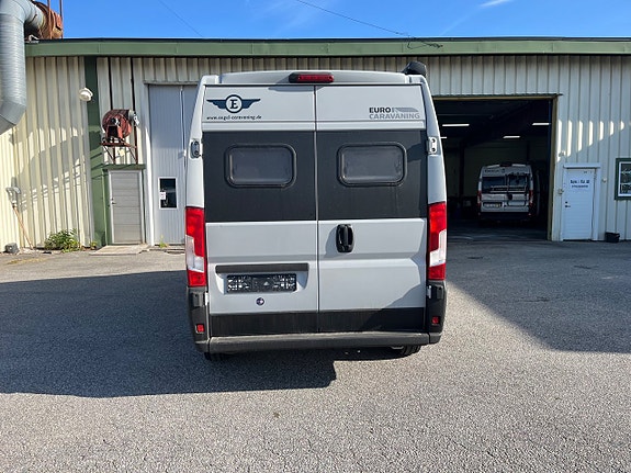 Knaus VanTourer 600 L / Truma dieselpanna / Långbädd 7 of 24