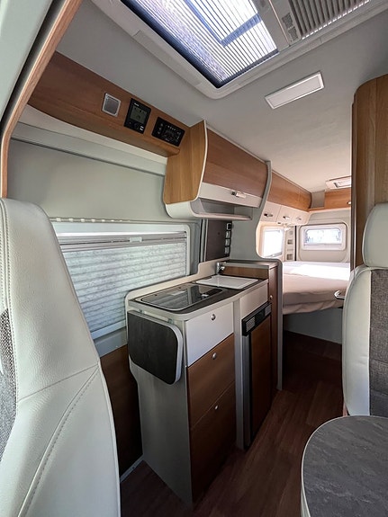 Knaus VanTourer 600 L / Truma dieselpanna / Långbädd 10 of 24