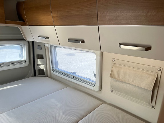 Knaus VanTourer 600 L / Truma dieselpanna / Långbädd 14 of 24