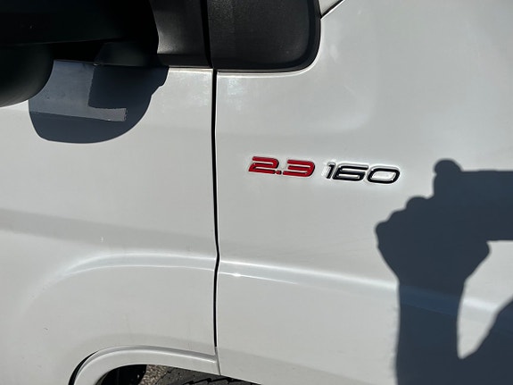 Knaus VanTourer 600 L / Truma dieselpanna / Långbädd 5 of 24