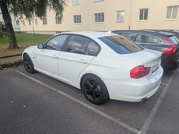 BMW 318i 5 of 10