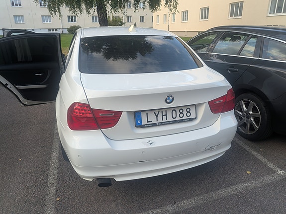 BMW 318i 10 of 10