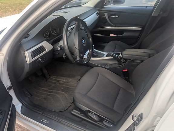 BMW 318i 4 of 10